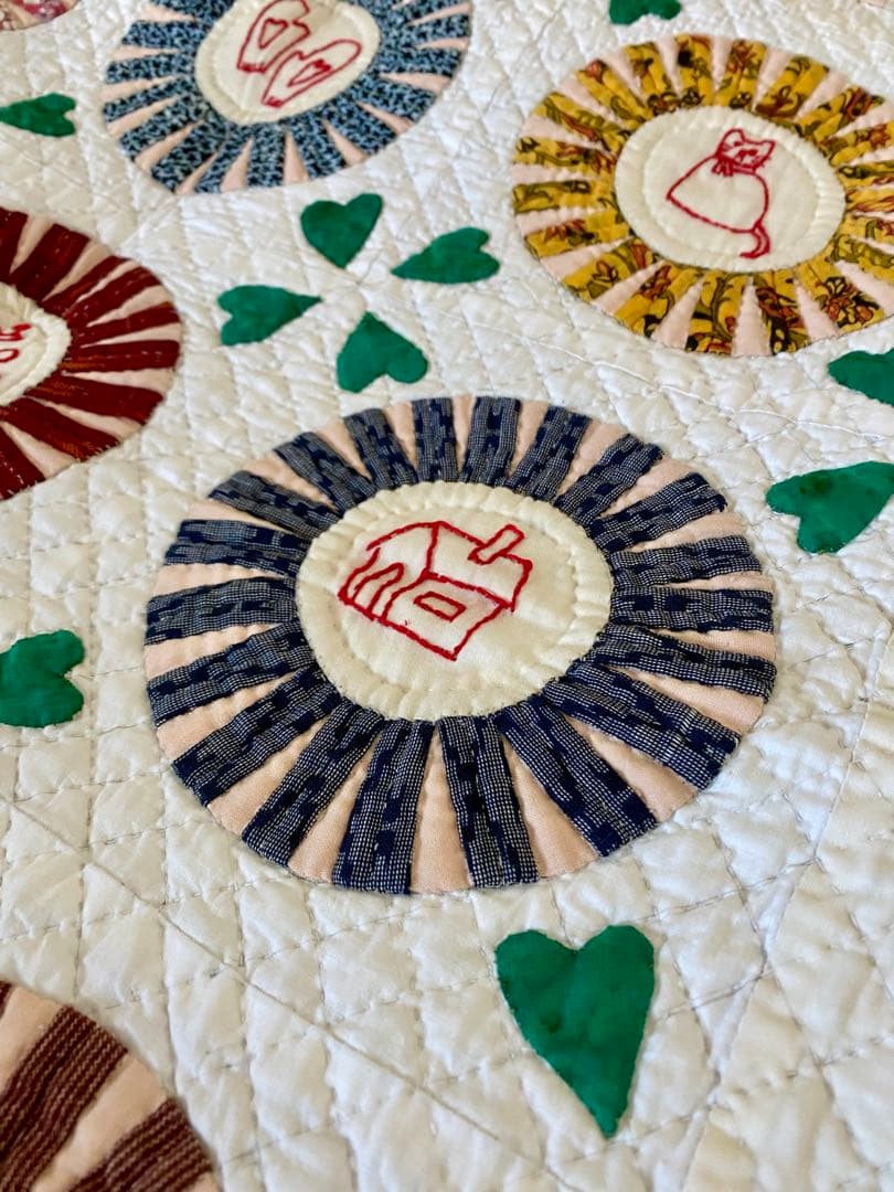 ハンドメイドパッチワーク（ハートと刺繍）