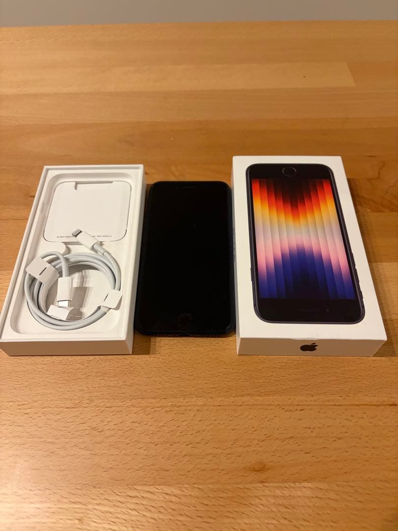 Apple iPhone SE (第3世代) 本体