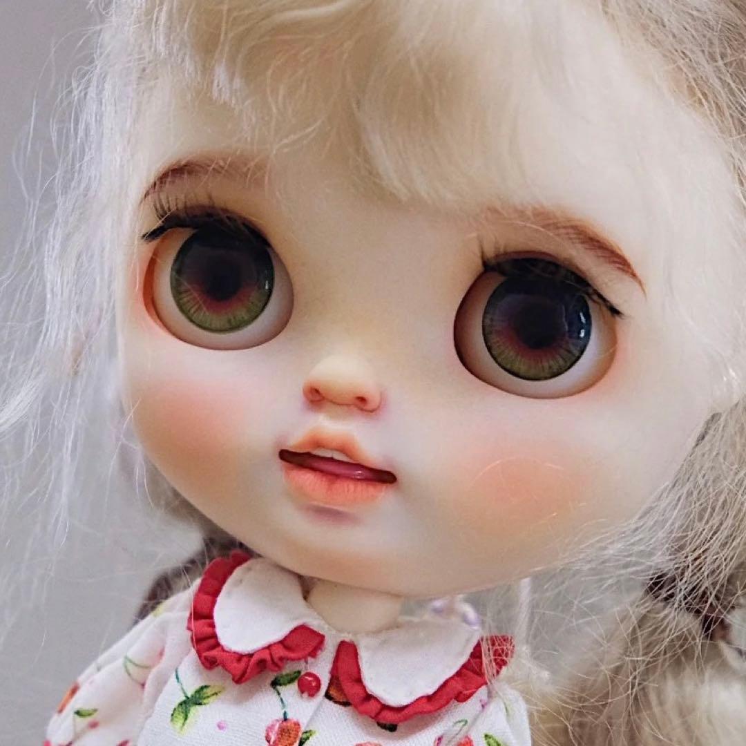 作家様カスタムブライス 人形 かわいい 優しい 笑顔 微笑み