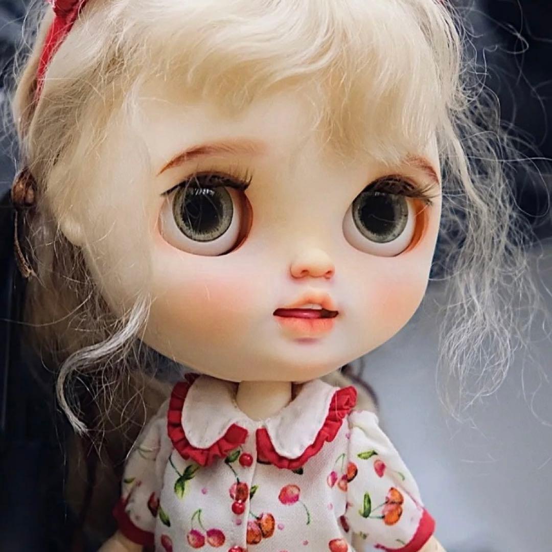 作家様カスタムブライス 人形 かわいい 優しい 笑顔 微笑み