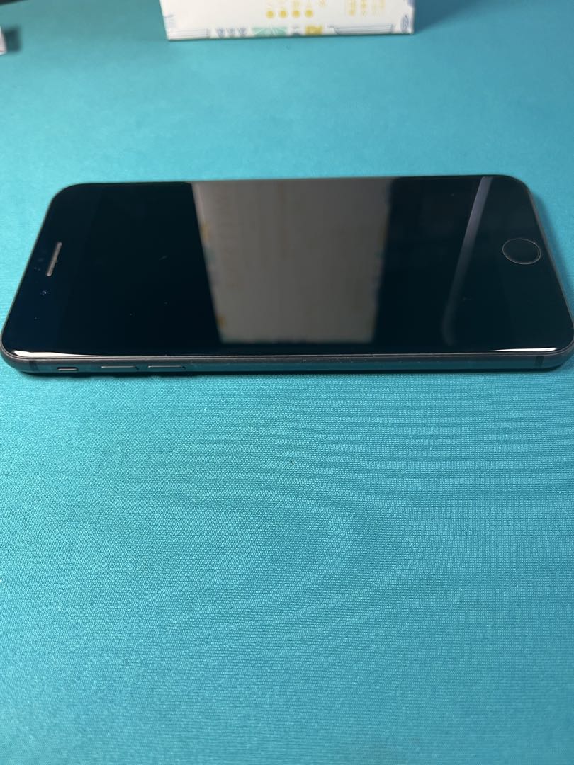 iPhone8Plus ブラック　64G