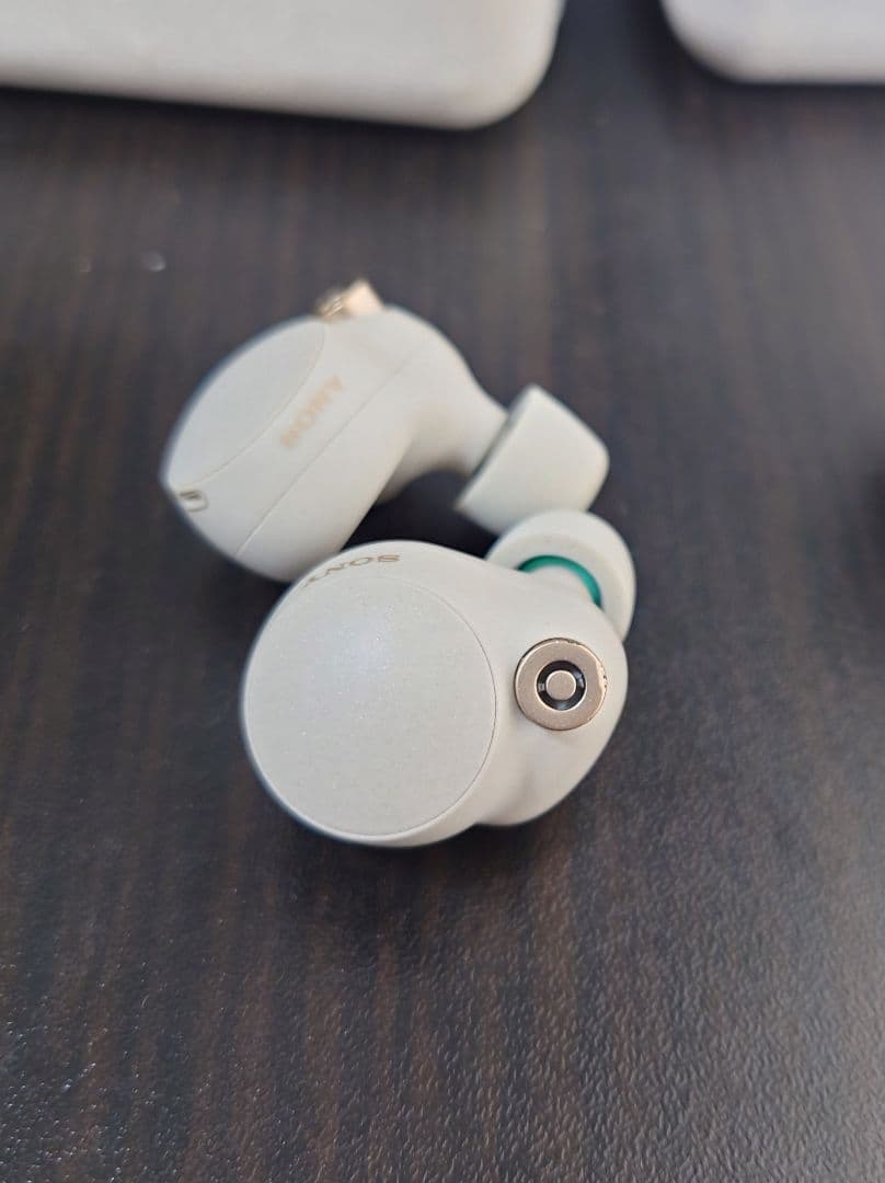 SONY ソニーワイヤレスイヤホン MF-1000XM4 ホワイトシルバー