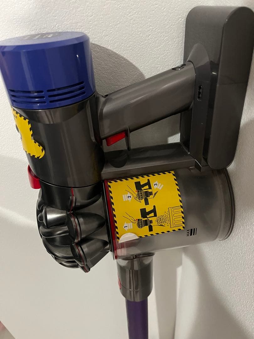 ダイソン　Dyson SV10 V8 fluffy 掃除機