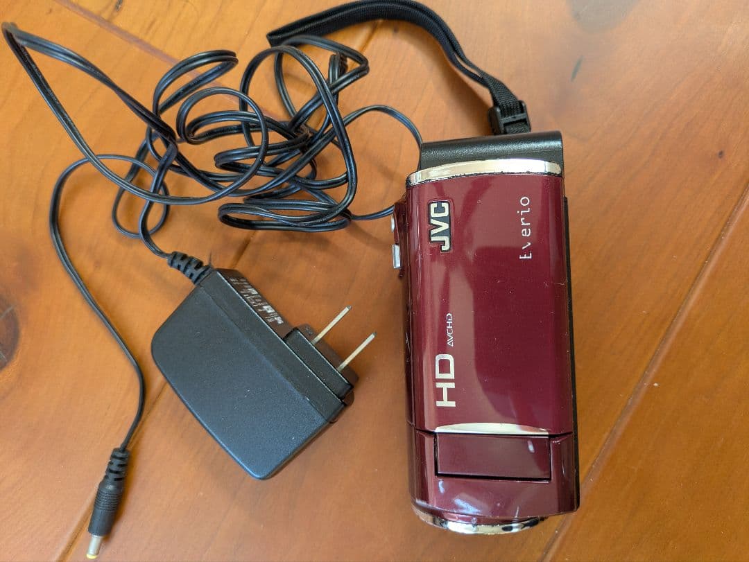 JVC Everio 赤 ビデオカメラ 本体 ACアダプター付き