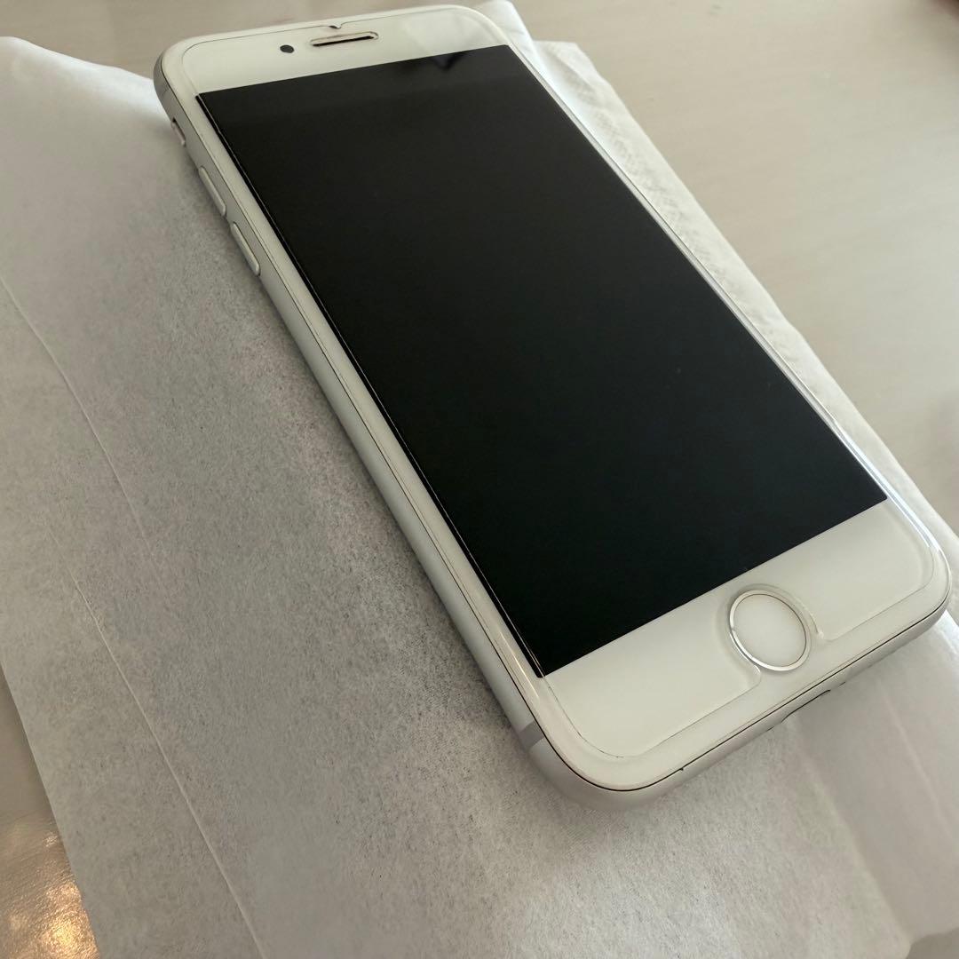 美品✨iPhone8 シルバー 64GB simロックあり