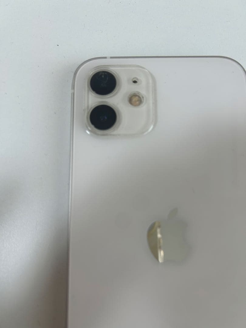 iPhone11 本体　64G ジャンク品　カメラ傷あり