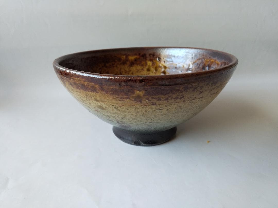 加藤陽司 作 伊羅保 茶碗 共箱 茶道具 茶器 抹茶碗 新品 未使用品 です。