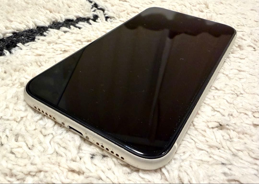 iPhone11 128GB MWM/22JA A2221 白 ホワイト