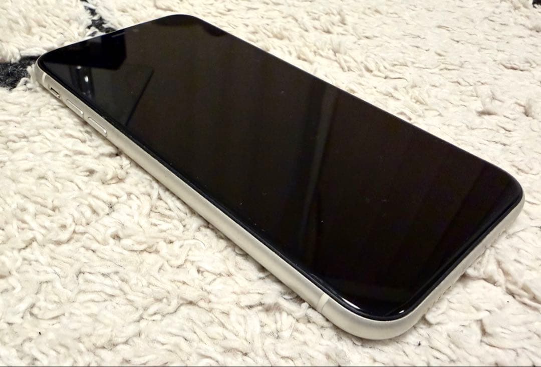 iPhone11 128GB MWM/22JA A2221 白 ホワイト