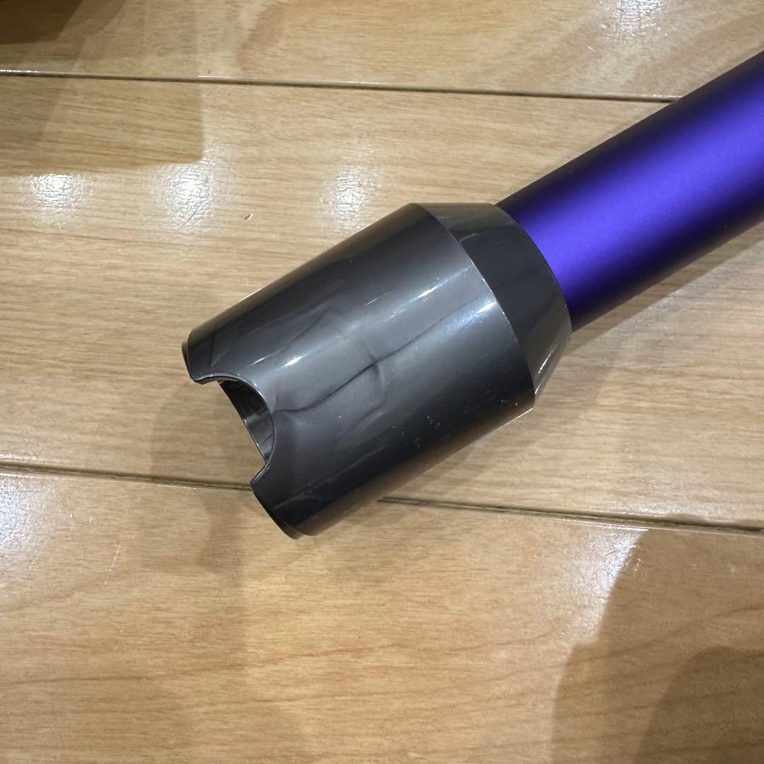 ① ほぼ未使用　ダイソン コードレス掃除機 SV18 FF PL PU