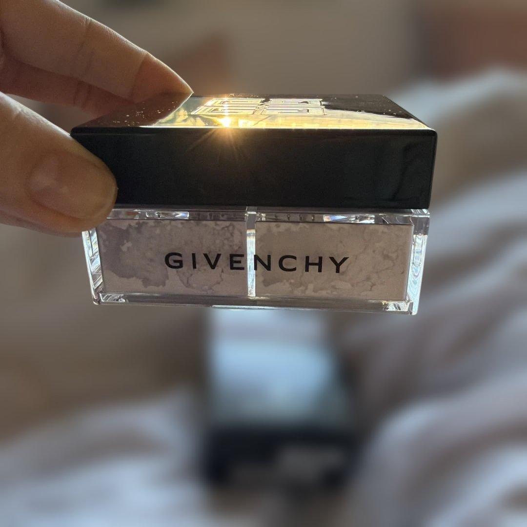 新品‼️GIVENCHY フェイスパウダー　01