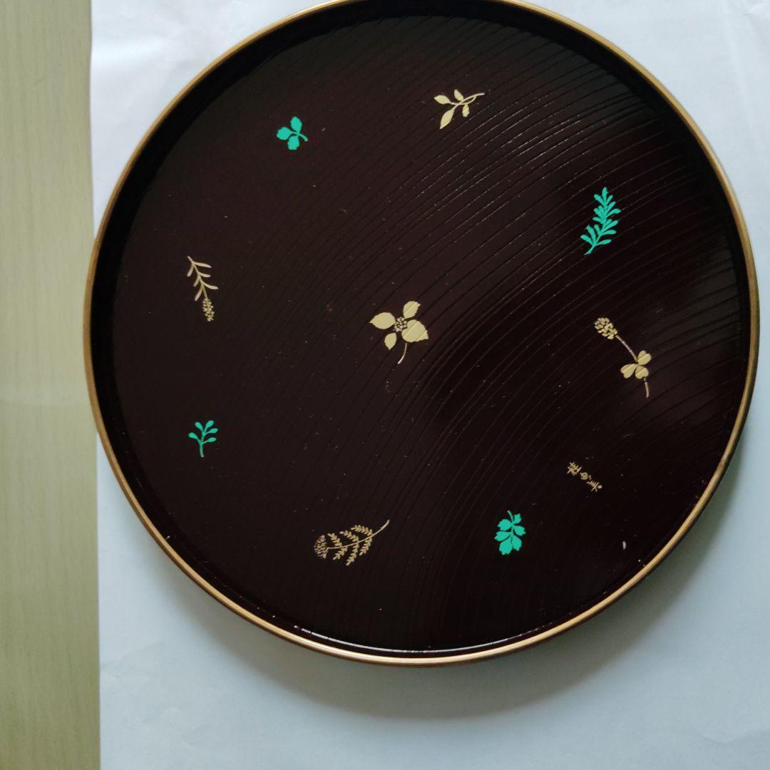 非常に珍しい桂由美さんが創作した漆器のお椀とお盆のセット・未使用品の逸品です・