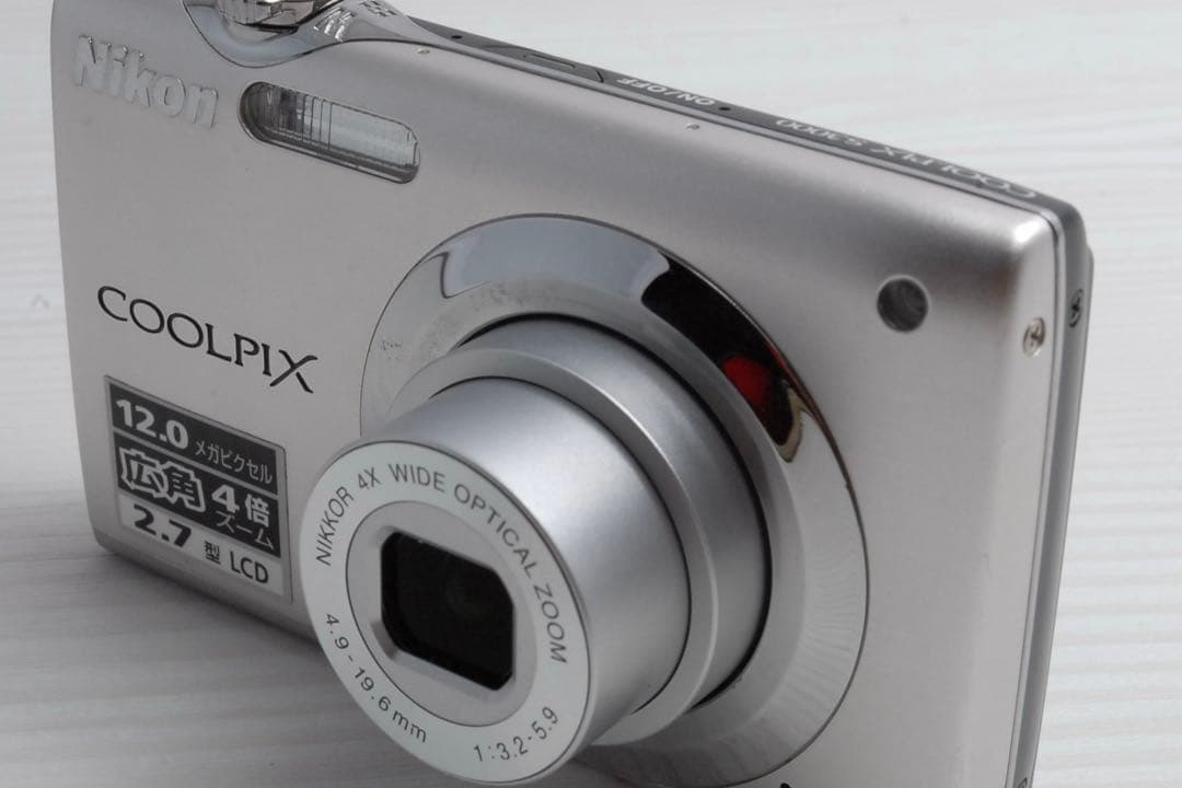 【美品】Nikon COOLPIX S3000 コンデジ 軽量