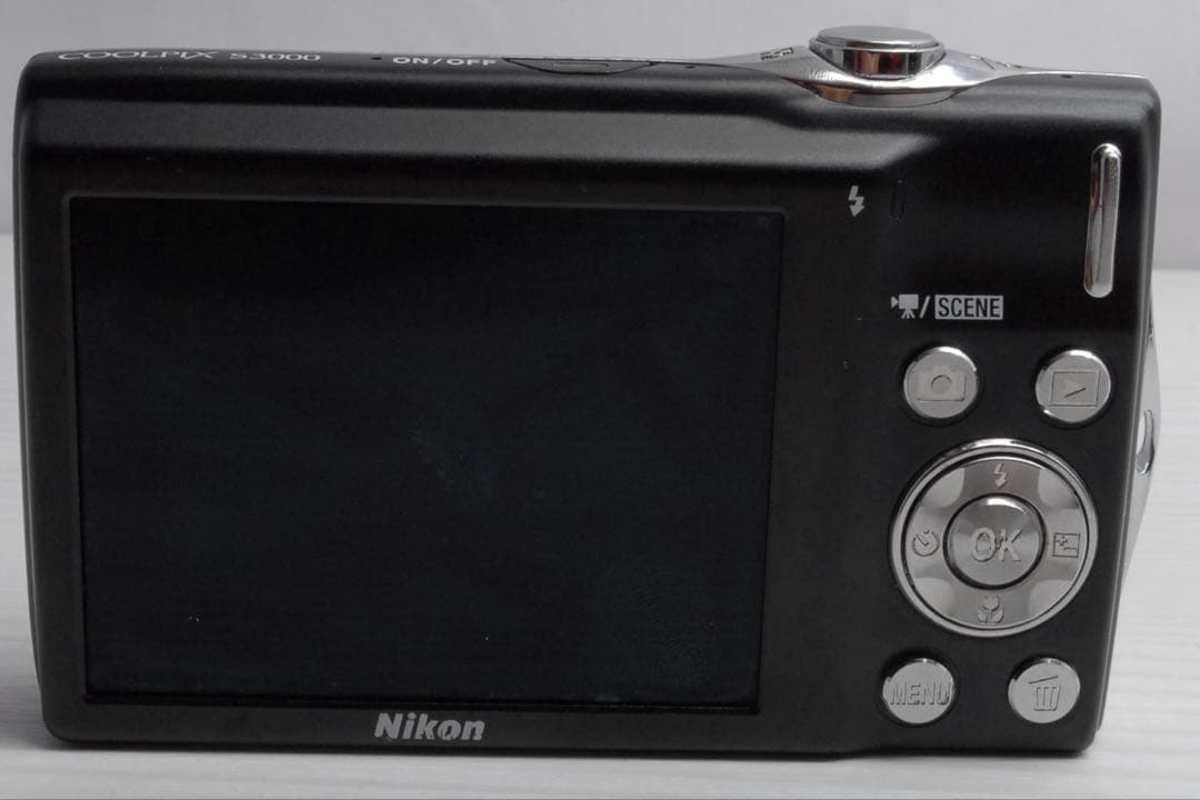 【美品】Nikon COOLPIX S3000 コンデジ 軽量