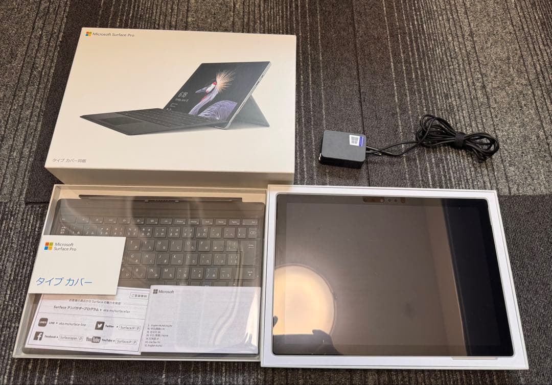 Microsoft Surface Pro タイプカバー付き