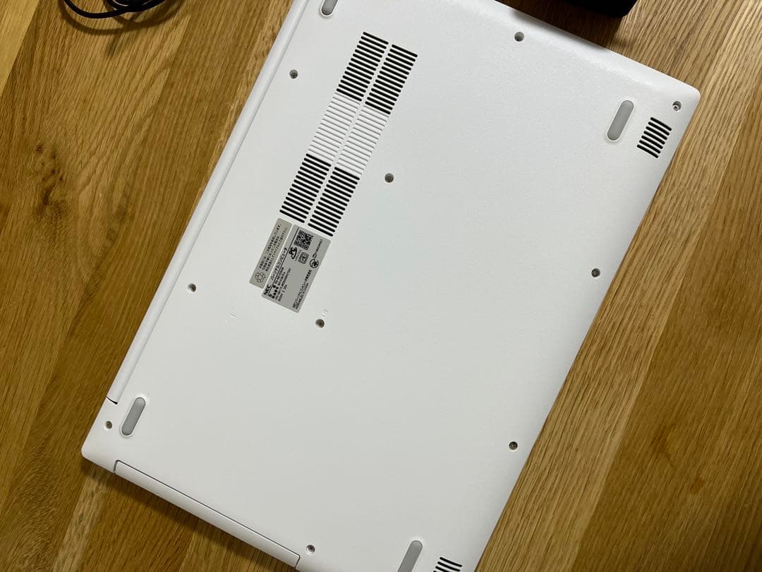 NECノートパソコン（PC-NS150KAW）