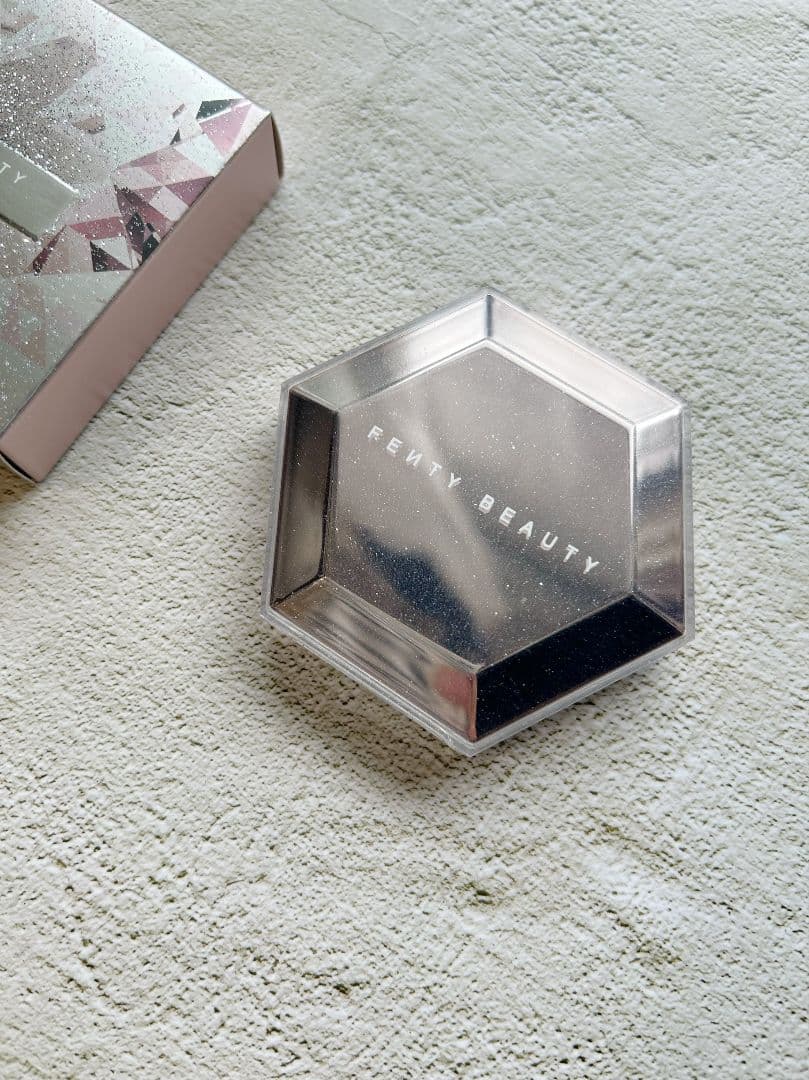 新品● Fenty Beauty フェンティビューティー ダイヤモンドボム