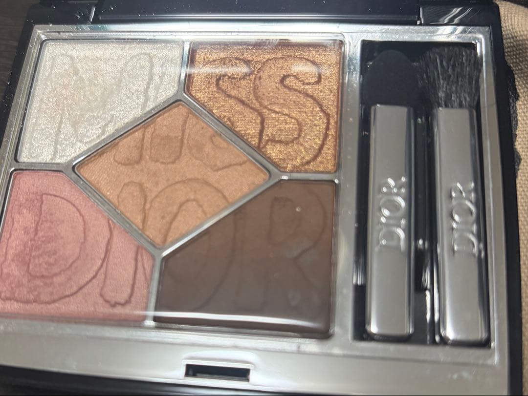 Dior ディオールショウ サンククルール 664 ワイルドベージュ