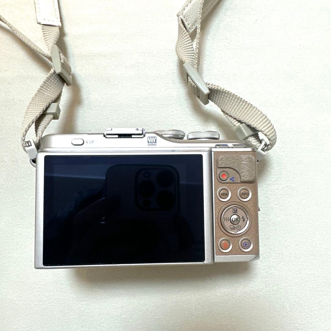 【OLYMPUS PEN】E-PL9 ミラーレス一眼