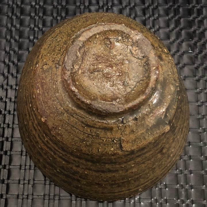 古美術◼️蔵からかなり古そうで背の高い謎の抹茶茶碗が出て来ました。茶道具