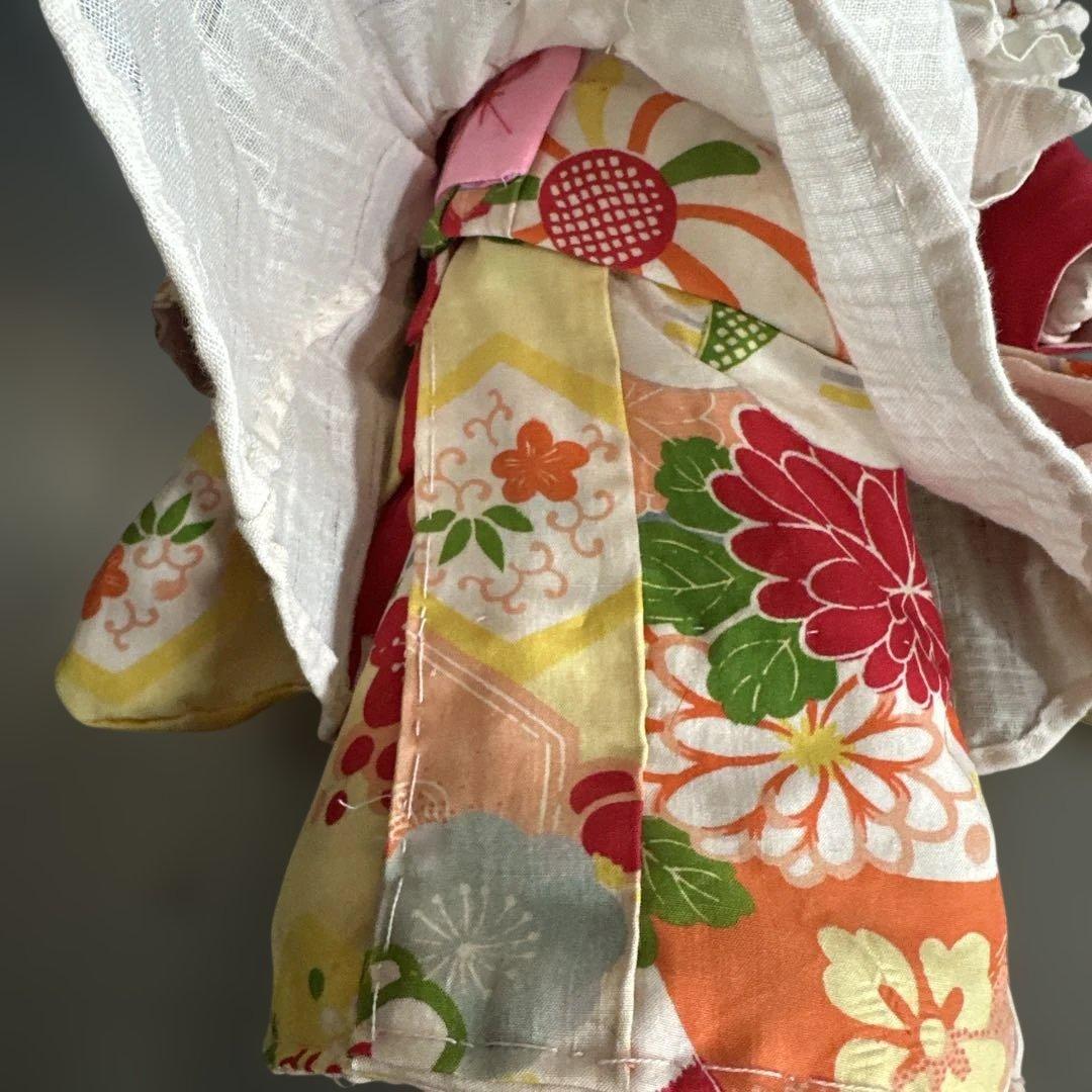 蔵出し　市松人形 赤とオレンジの花柄