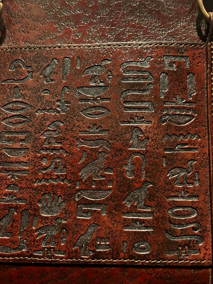 ハンドメイドレザークラフト　トートバック　エジプト文字彫刻 赤 一点物