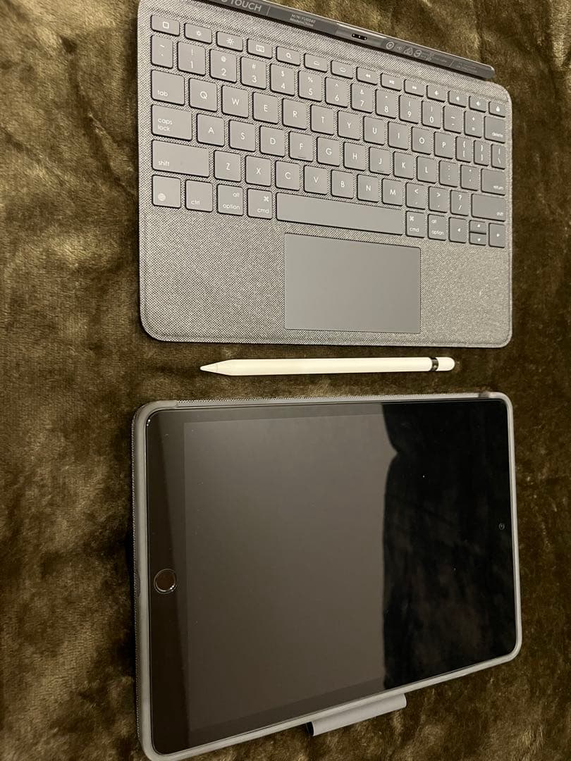iPad・Apple pencil・Logicoolキーボード