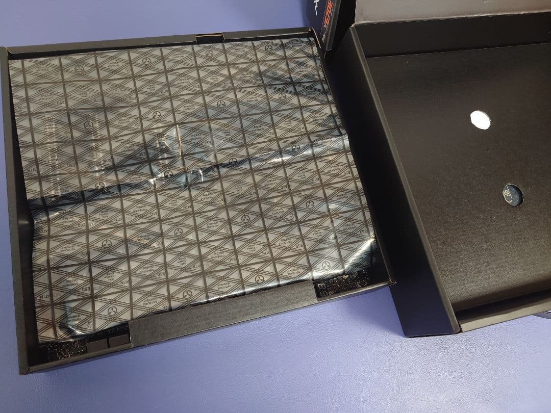 MSI MEG X670E ACE グラボ固定ラッチ外れ