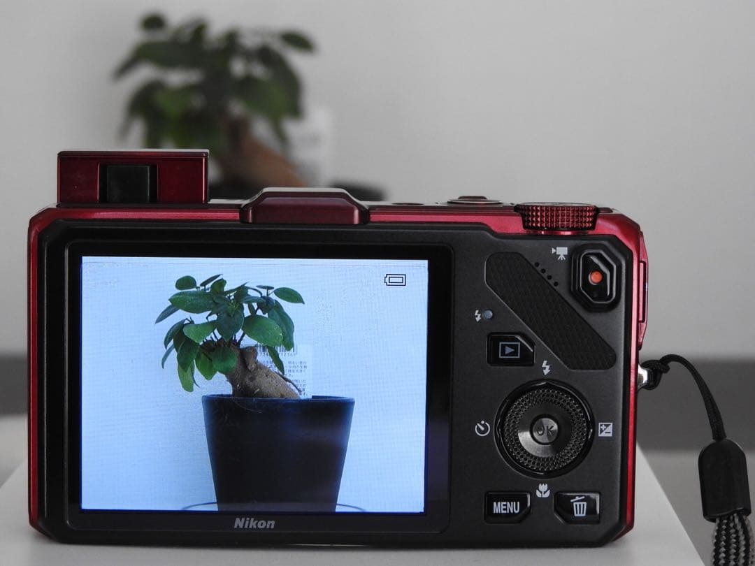Nikon COOLPIX S9300 ニコン コンパクトデジタルカメラ レッド
