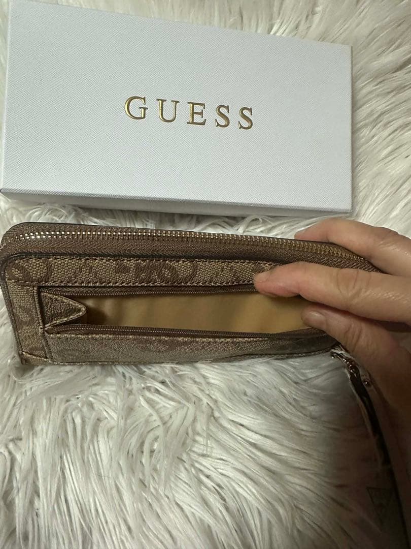 Guess 財布