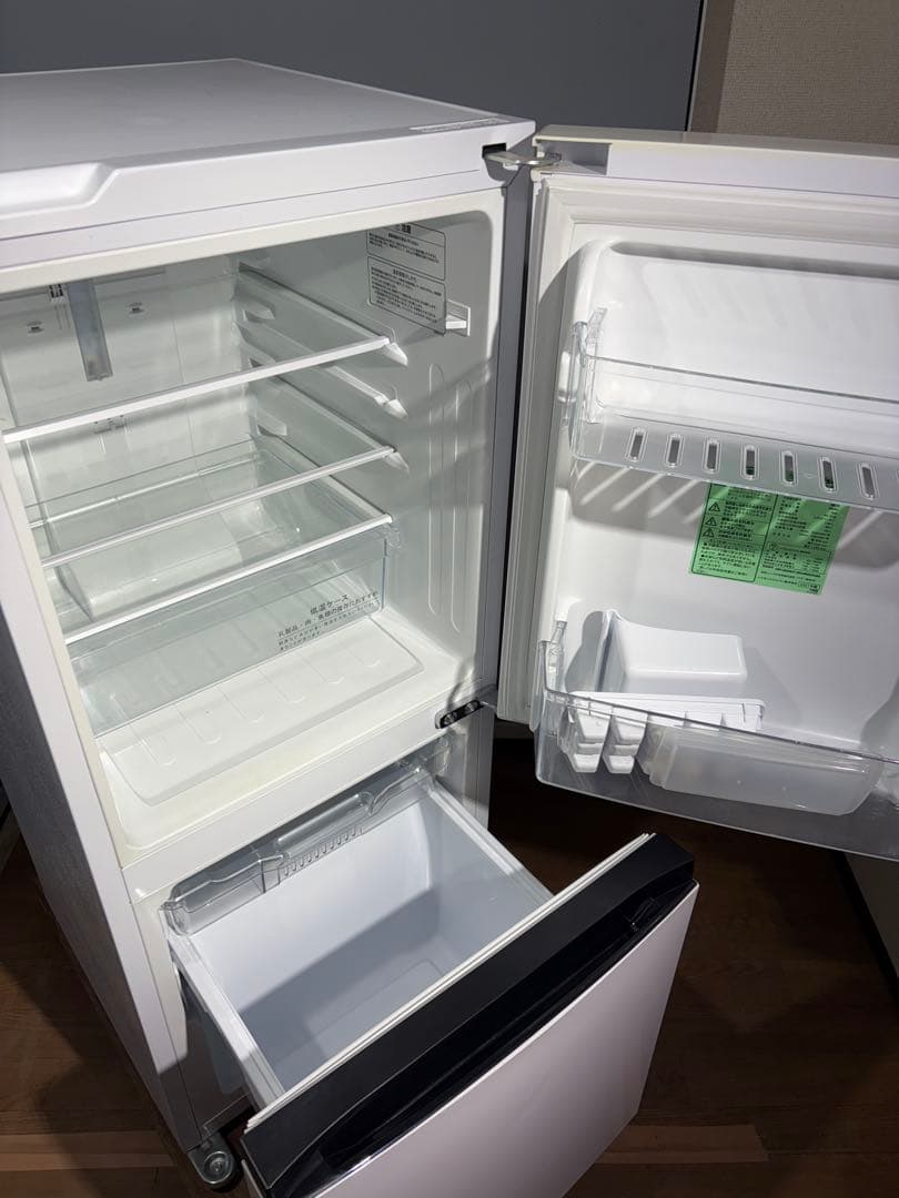 新生活応援！　送料込み　ハイセンス　２ドア冷蔵庫　134ℓ　HR-D1303