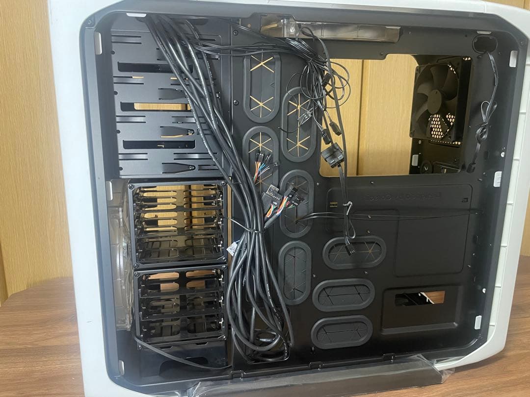 PCケース【Corsair Graphite Series 600T】