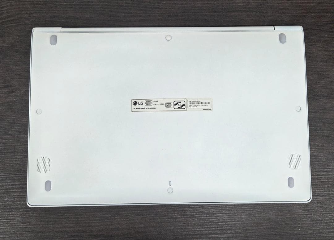 LG gram 15インチ/ i7 / 16GB / 256GB / オフィス