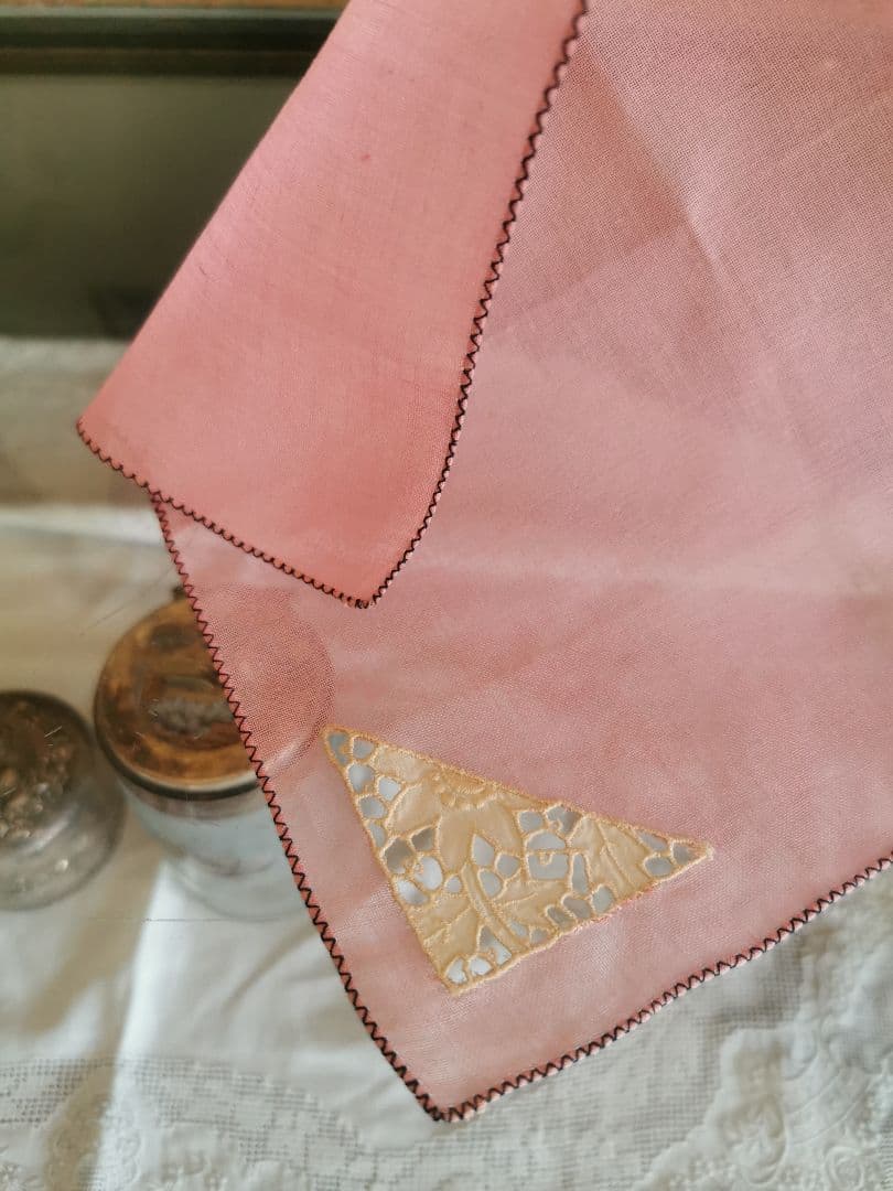 アンティークイギリス クレマチス刺繍オープンカットワーク嵌込み シアーハンカチ