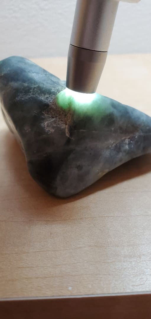 糸魚川翡翠 黒翡翠 海石 155.7g
