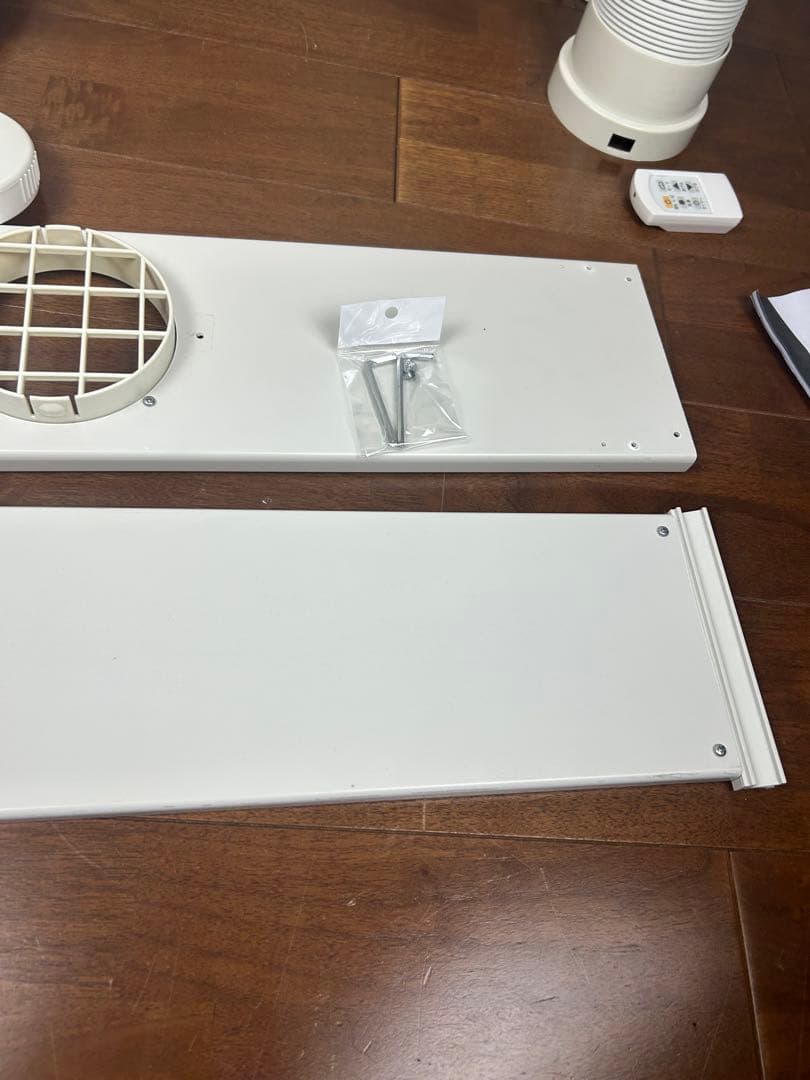 トヨトミスポット冷暖エアコン　TAD−22NW 100v 家庭用コンセントOK