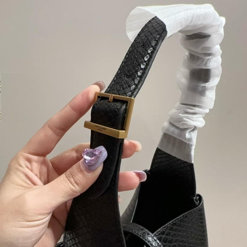 YSL ブラックショルダーバッグ