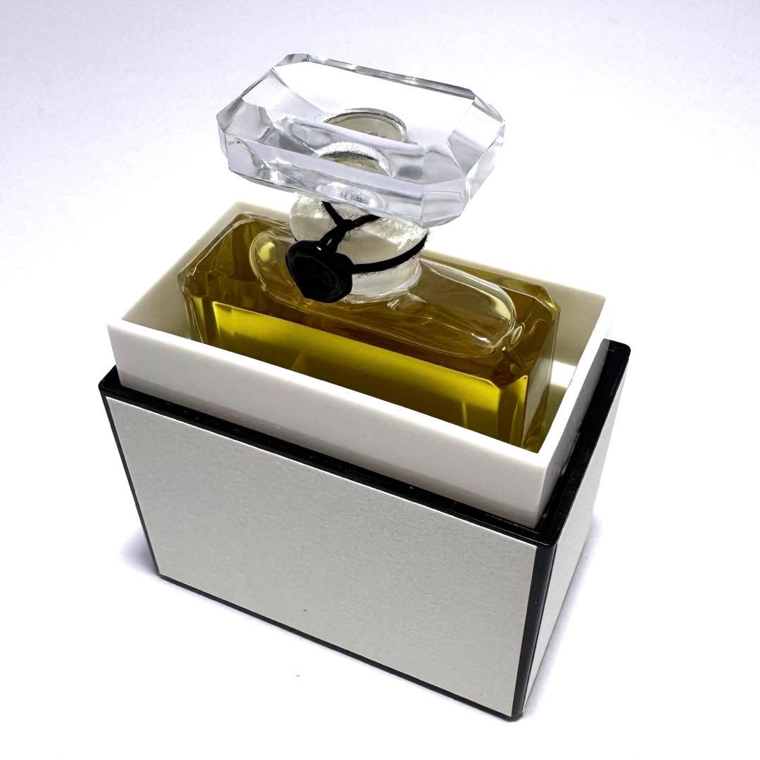 新品未使用 CHANEL No19 PARFUM 香水 オードトワレ シャネル