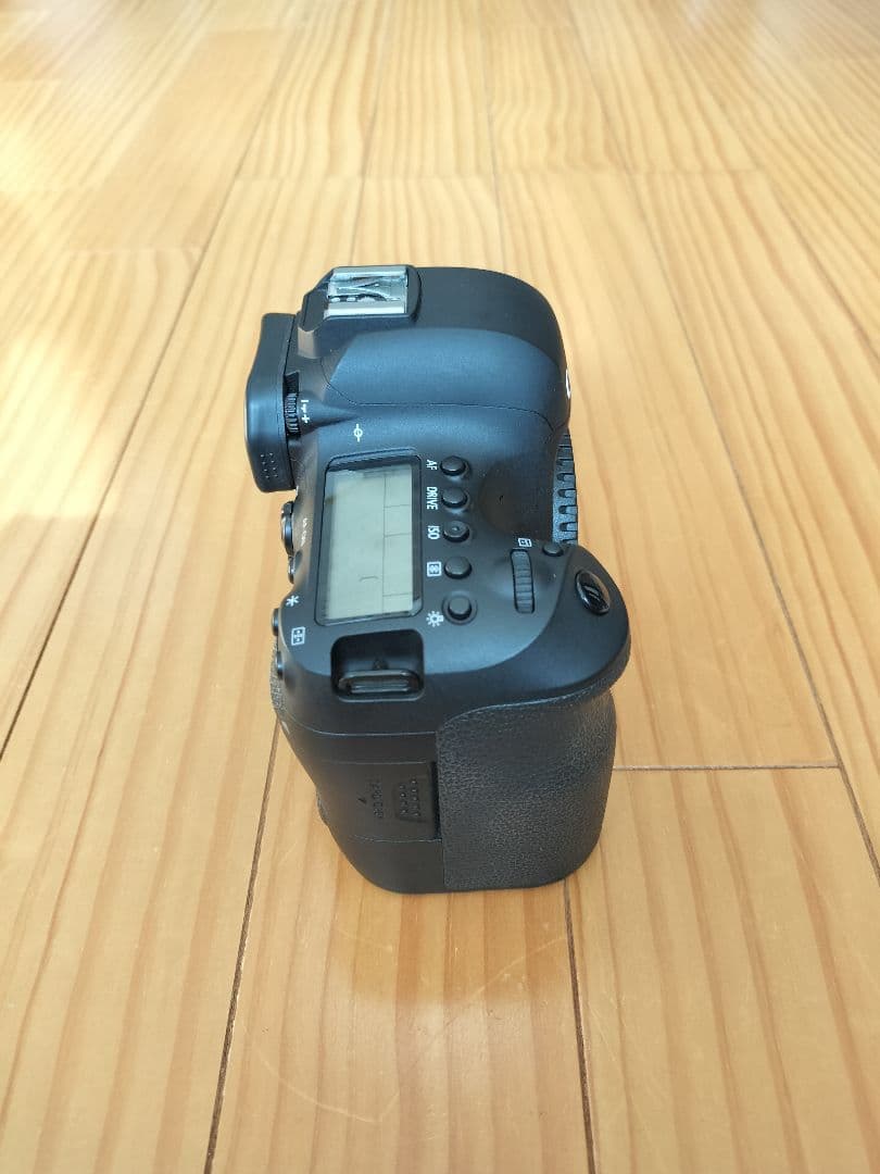 Canon EOS 6D Mark II 本体とレンズ3本