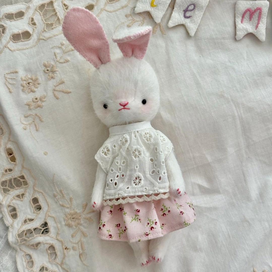 白いうさぎちゃん ぬいぐるみ 海外作家様 ハンドメイド 部屋飾り テディバニー
