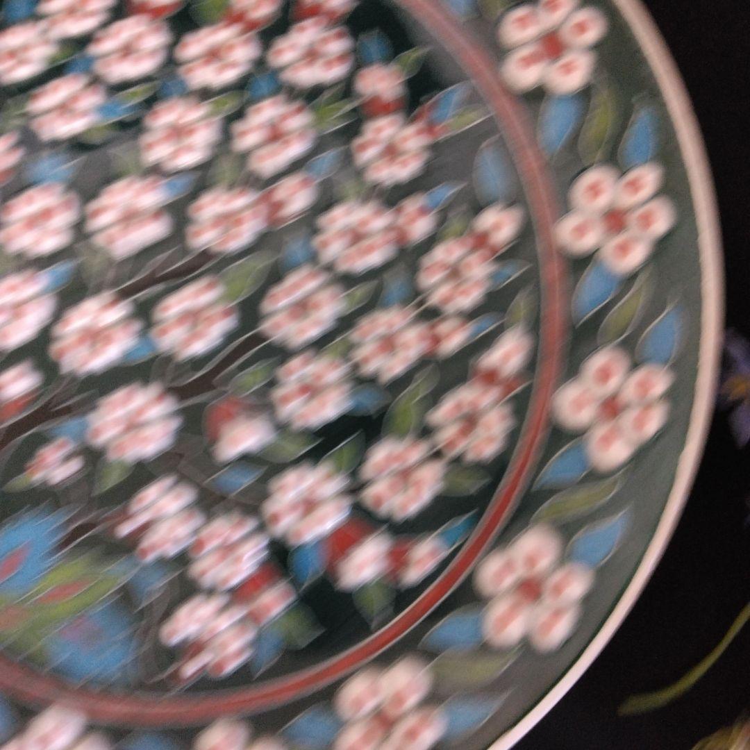 E-155　花模様の陶器プレート　 直径24cm　手描き　トルコ製