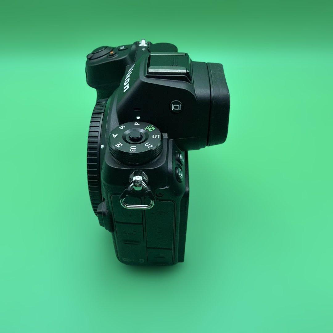Nikon ニコンZ6 ボディ　ミラーレスカメラ 一眼 ブラック 7000枚