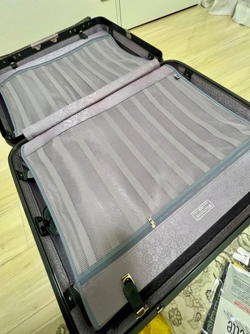 Samsonite 青いハードシェルキャリーケース