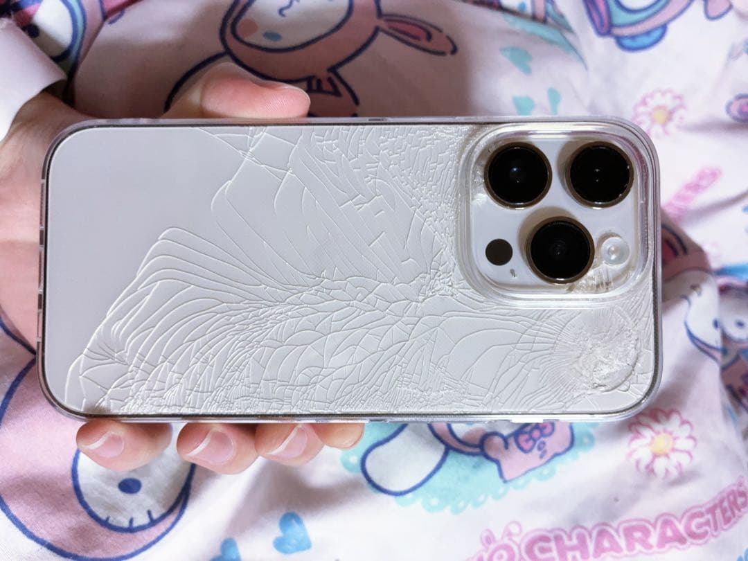 iPhone 14 Pro 512GB 背面割れ