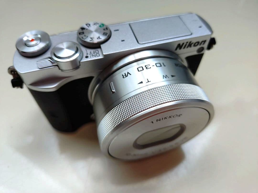 デジタルカメラ Nikon 1 J5