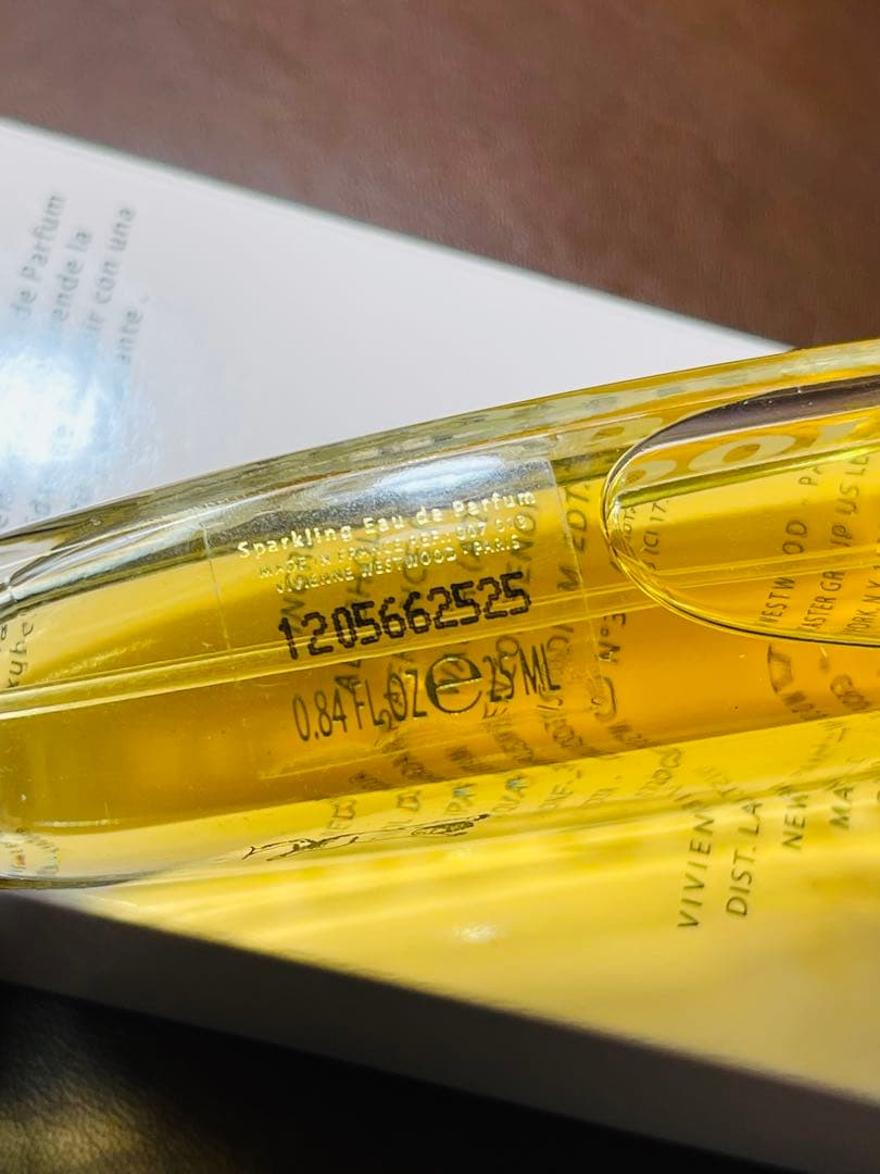 ほぼ未使用 ヴィヴィアンウエストウッド ブドワール スパークリング 25ml