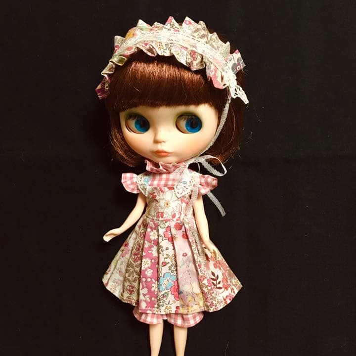 リバティプリーツエプロンワンピースセット　ピンク　リカちゃん　ブライス