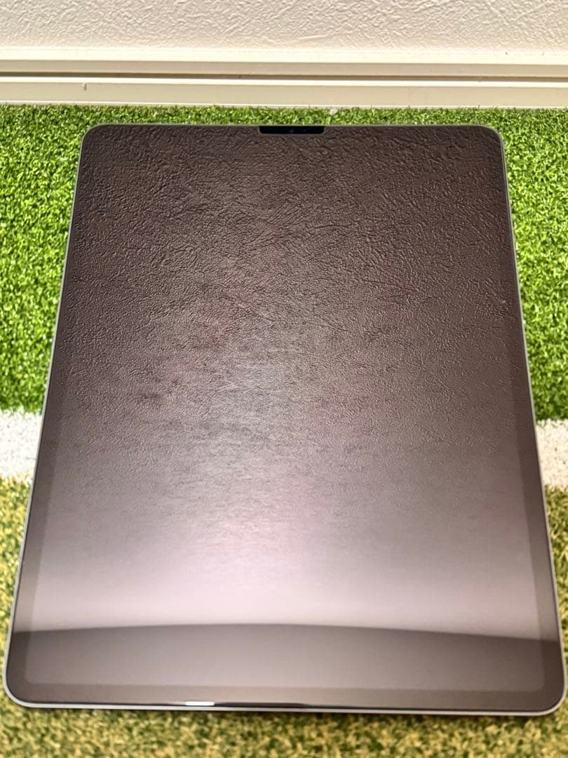 箱あり　iPad Pro12.9インチ第5世代　iPhone SE 第3世代