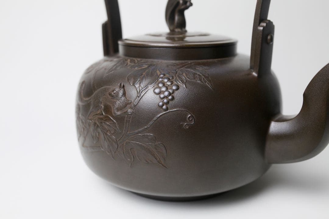 末武整宝 作 文化財保持者 栗鼠葡萄文 湯沸 茶道具 銅製 整宝 煎茶器 急須