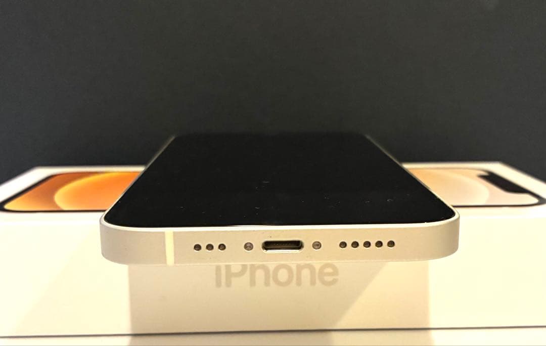 Apple iPhone 12 ホワイト本体　美品